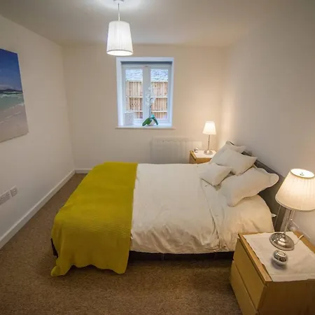 Centrally Located Close To Cabot Circus